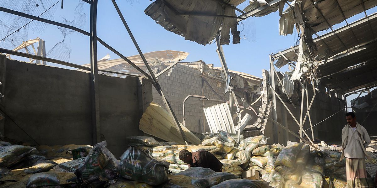 46 personas mueren tras bombardeos de coalición árabe en Yemen