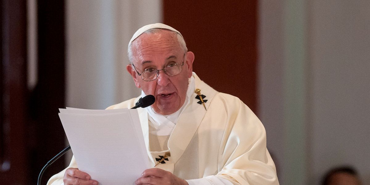 Papa envía condolencias a víctimas de accidente en Perú