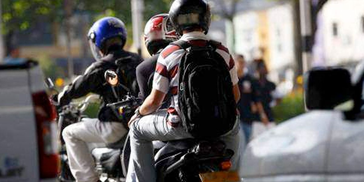 Decretan restricción para el parrillero en moto en Bogotá