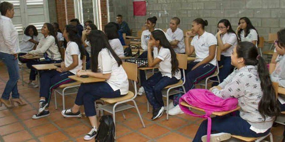Ordenan habilitar más cupos estudiantiles para venezolanos en Cali