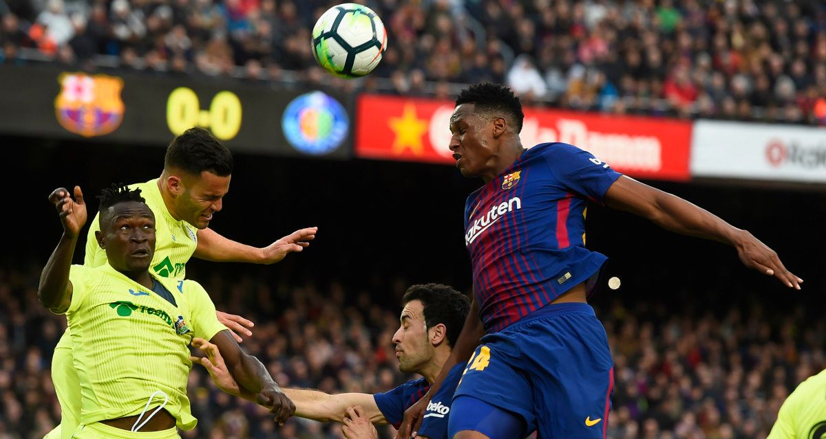 Yerry Mina se impone en las alturas como titular del Barcelona
