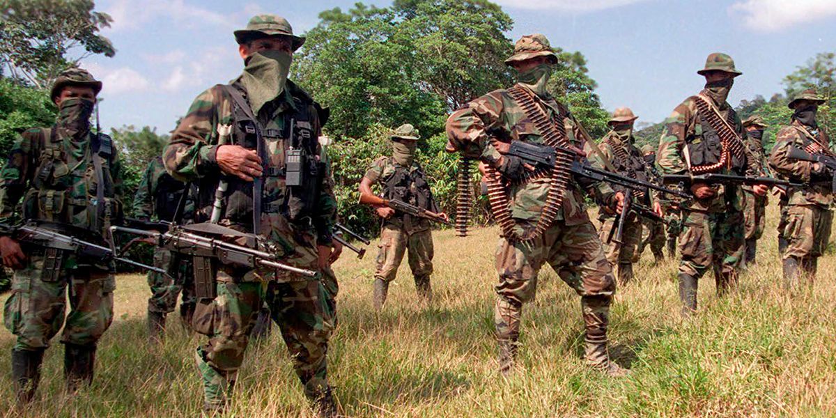 Paramilitares hacen presencia en 121 de los 125 municipios de Antioquia: Cceeu