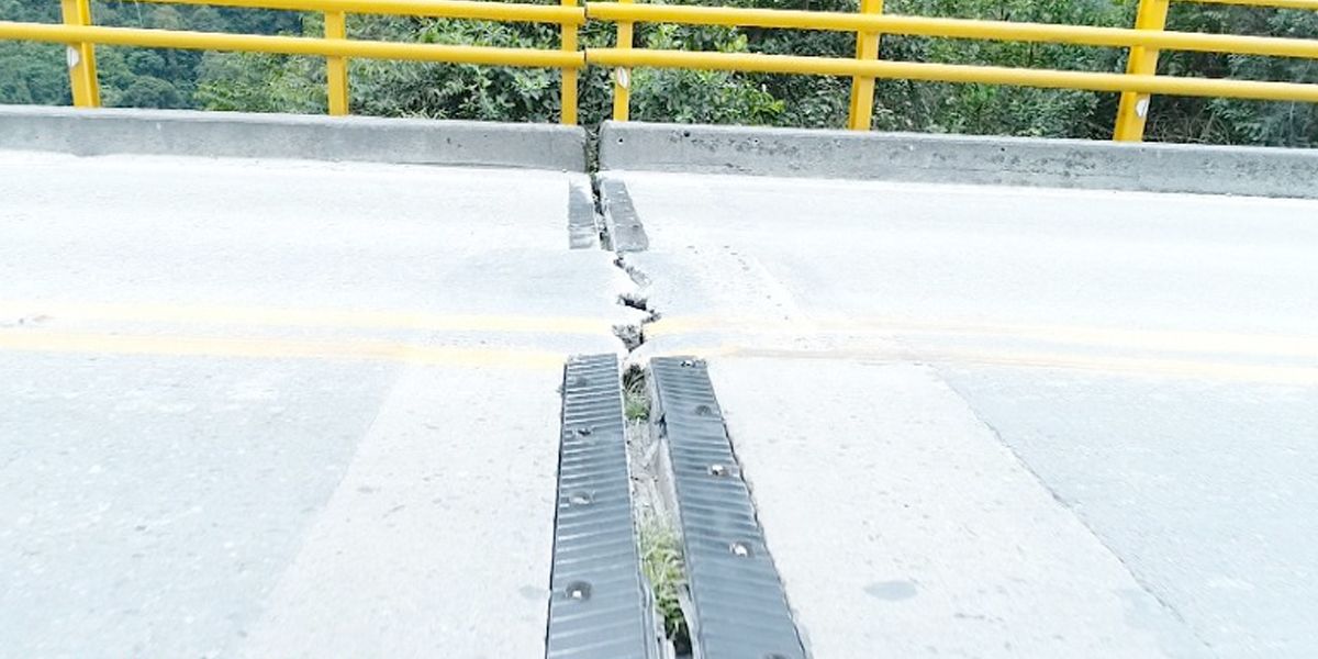 El puente Caridad, en la vía Bogotá-Villavicencio, está quebrado