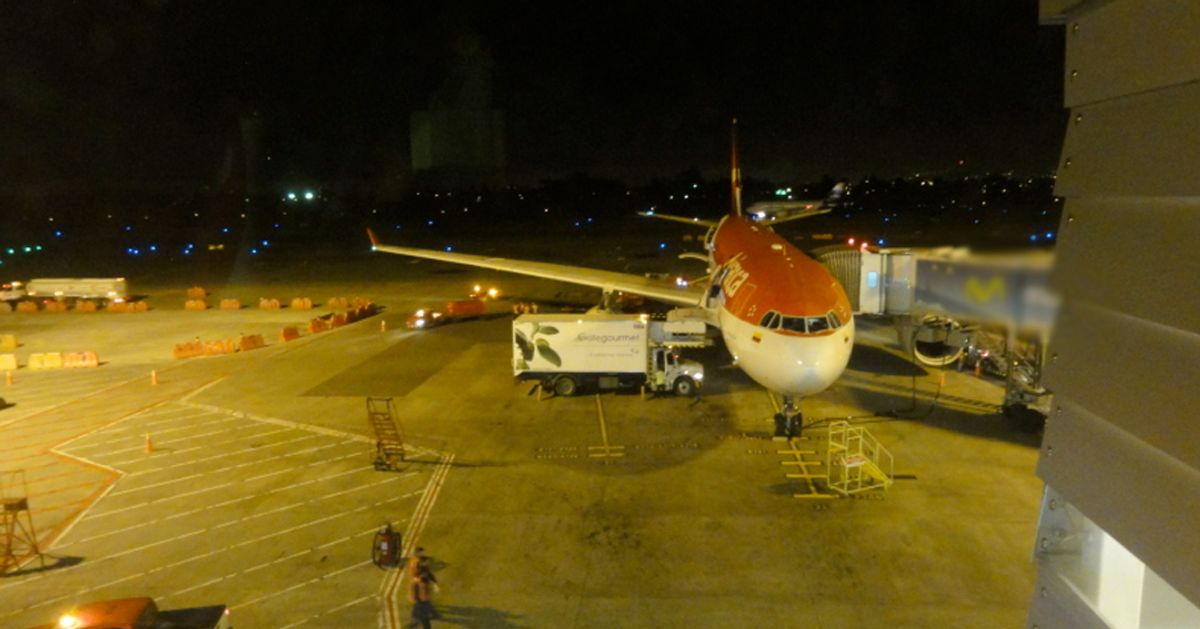 Retraso en vuelos tras fallas en luces de pista del aeropuerto El Dorado