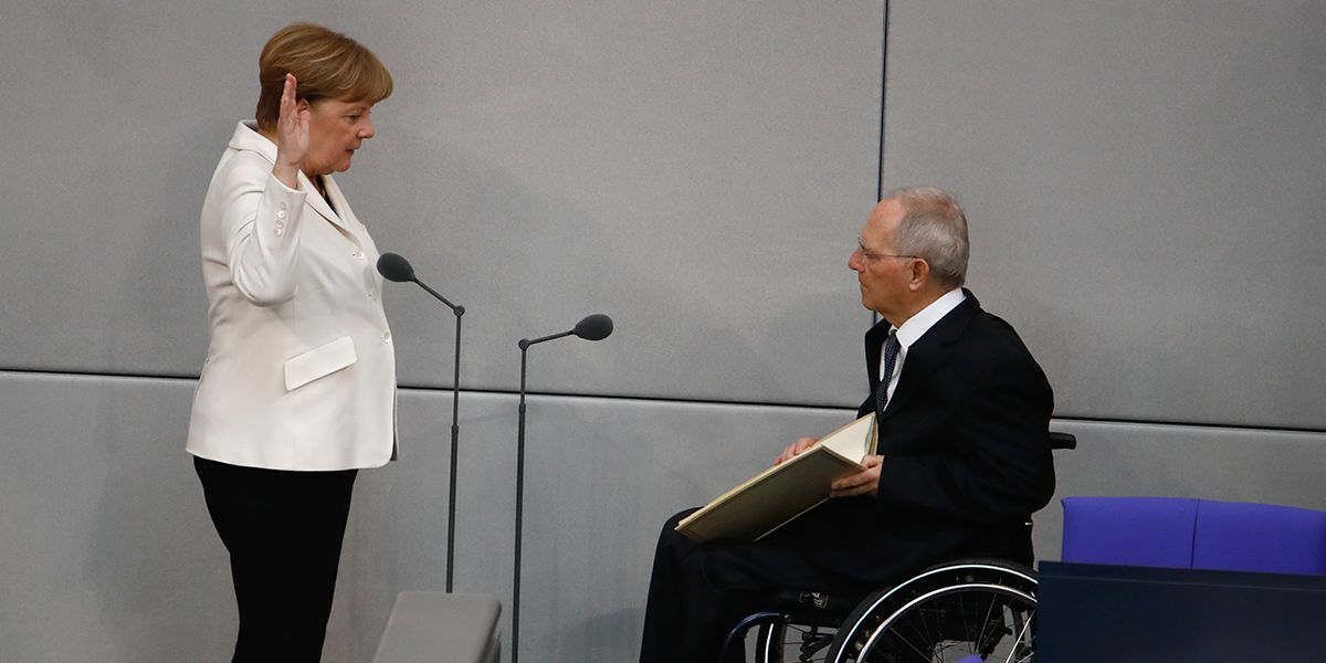 Angela Merkel jura como canciller para una cuarta legislatura