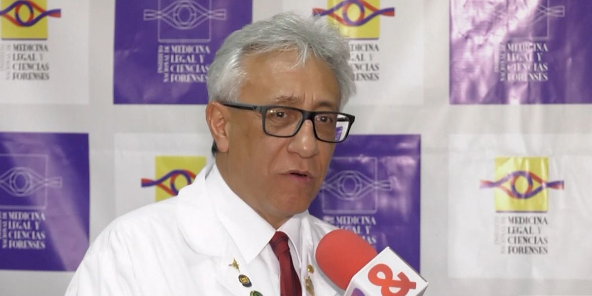 Renuncia el director nacional de Medicina Legal, Carlos Valdés