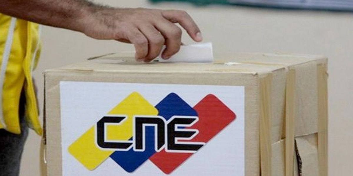 Postergan elecciones en Venezuela para la segunda quincena de mayo