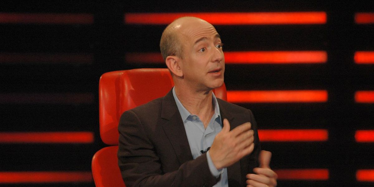Jeff Bezos, fundador de Amazon, el más rico del mundo según Forbes