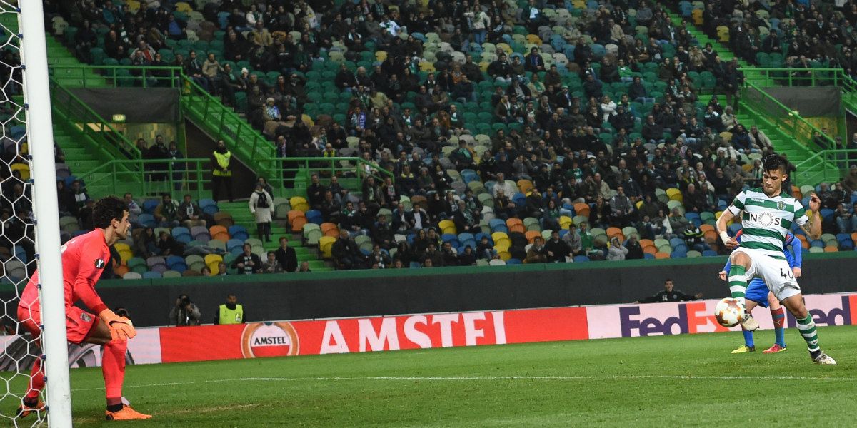 Fredy Montero anotó dos golazos en la victoria del Sporting Lisboa