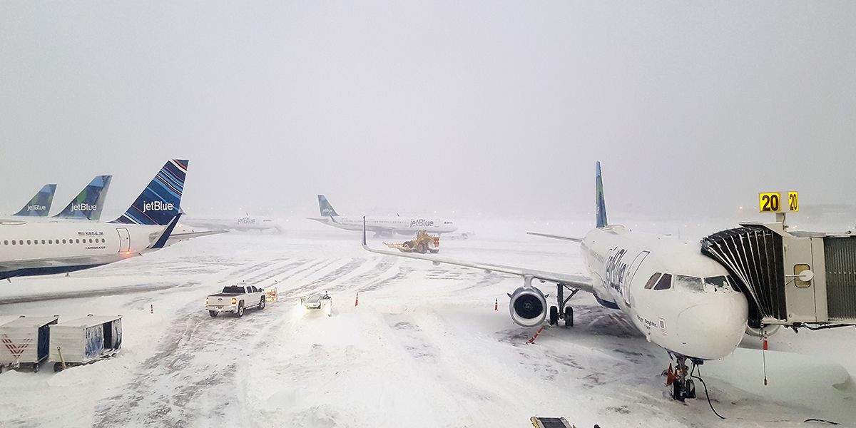 Por una tormenta cancelan cientos de vuelos en Nueva York