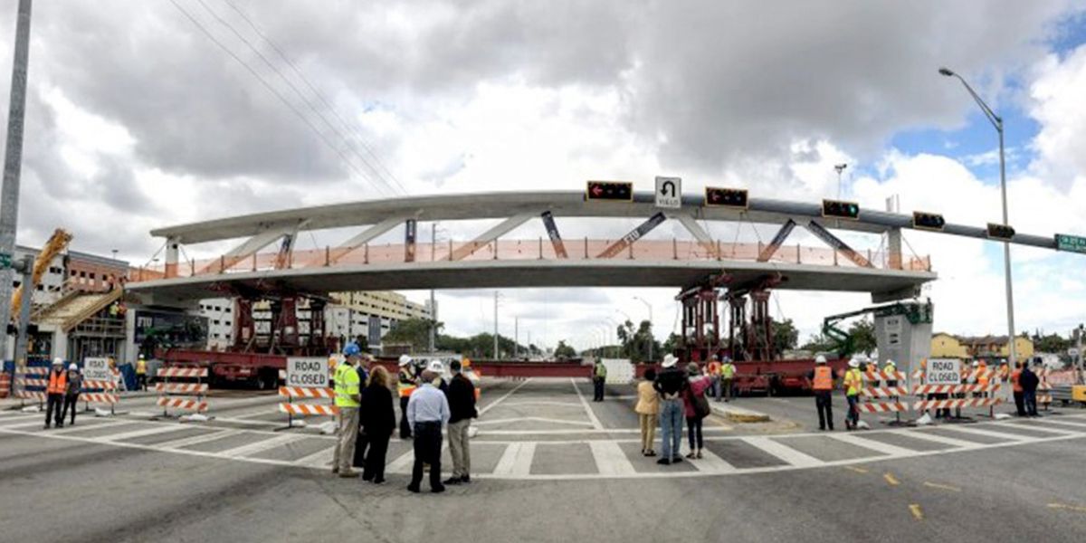 Así se montó el puente peatonal que colapsó en Miami