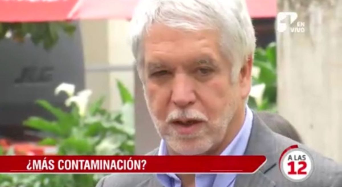 Alcalde de Bogotá, Enrique Peñalosa. Screenshot emisión noticias de "A Las 12"