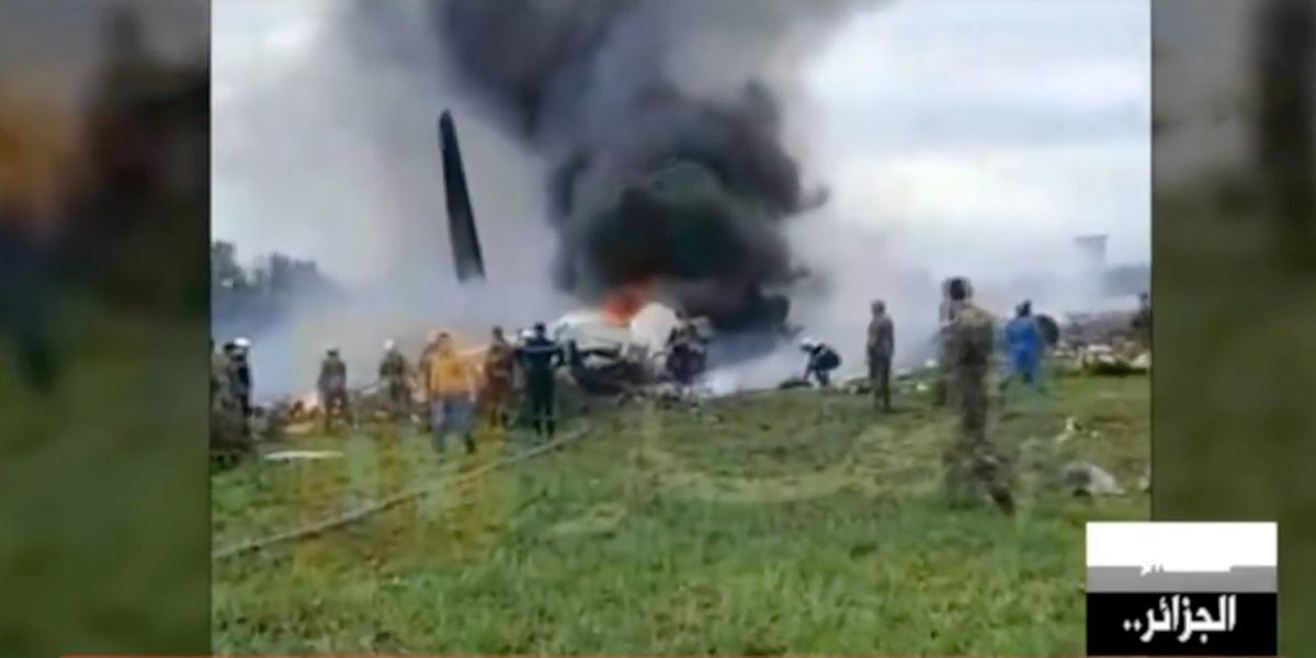 Más de 250 muertos deja un accidente de avión militar argelino
