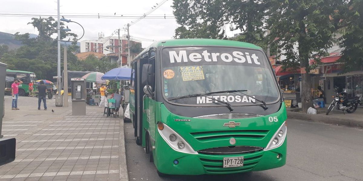 Paro de conductores de bus en la Comuna 13 por temor a bandas criminales
