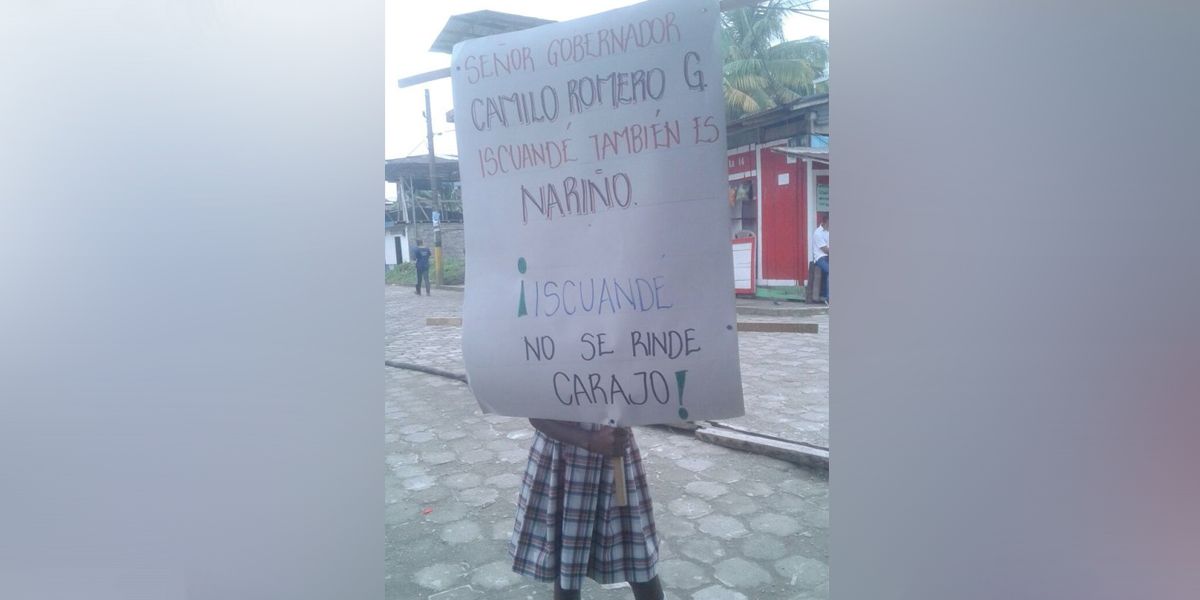 Estudiantes marchan por amenazas a 15 maestros en Nariño