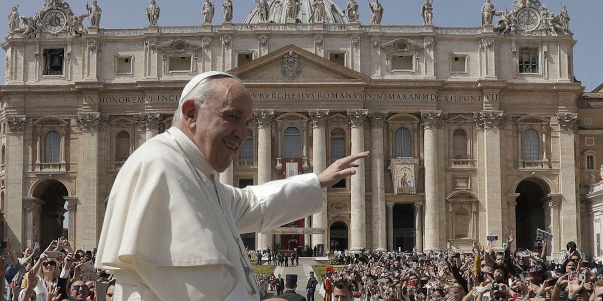 El papa invitó a los fieles a luchar por los pobres y los inmigrantes