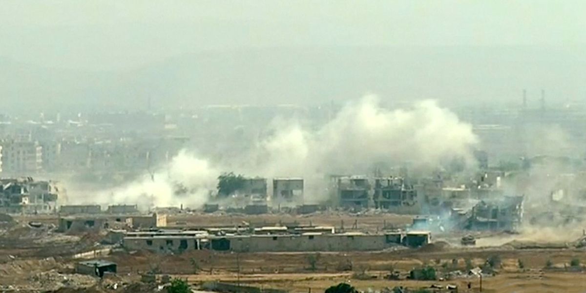 Nuevos ataques aéreos contra instalaciones militares sirias en Hama y Alepo