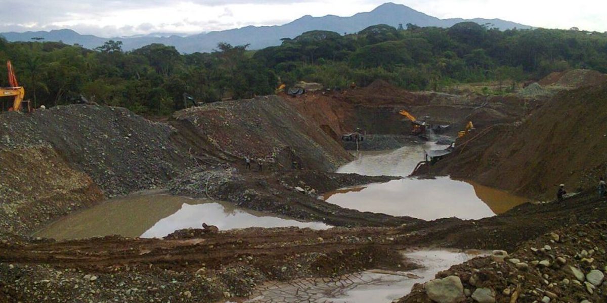 Urge ley contra la extracción ilícita de minerales en Colombia