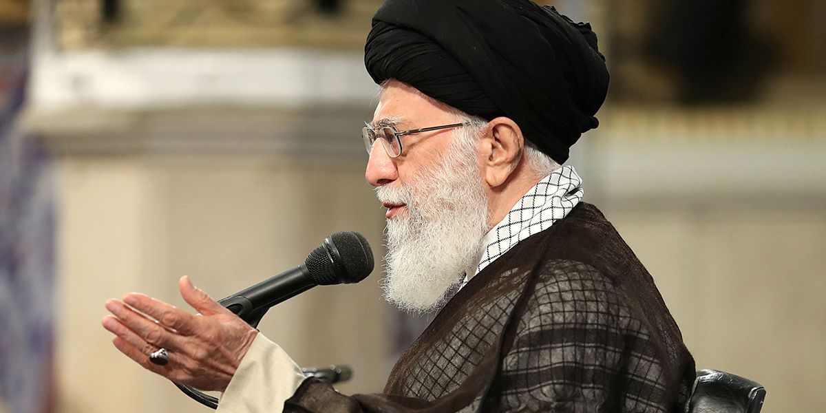 ‘Irán no negociará su política regional y sus misiles’:  Jameneí
