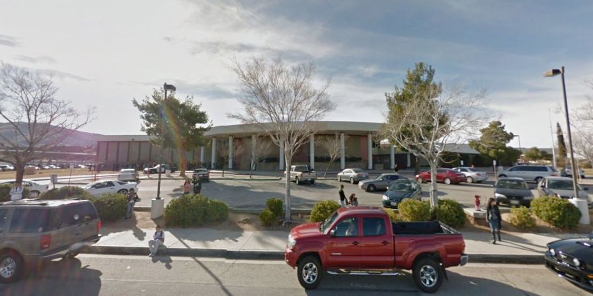 Un menor herido por tiroteo en una escuela de Los Ángeles