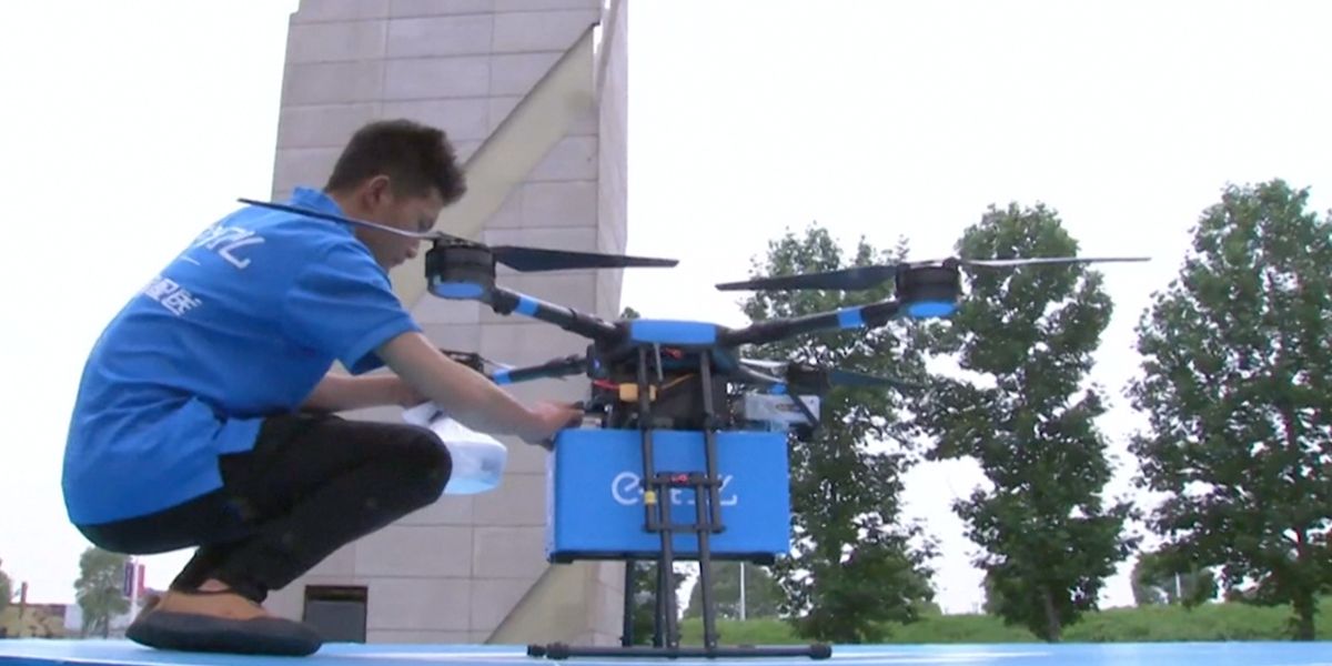 Drones entregan comida a domicilio en China