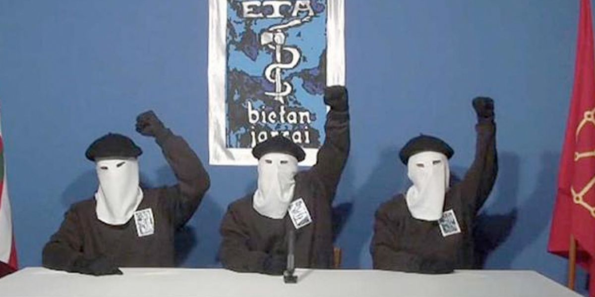 La organización terrorista ETA anunció que disolvió completamente todas sus estructuras