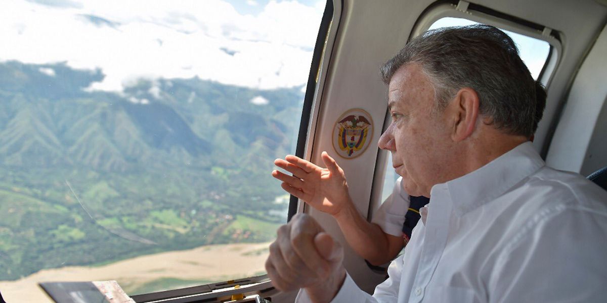 Santos aterriza en Ituango tras sobrevuelo y adelanta reunión con PMU