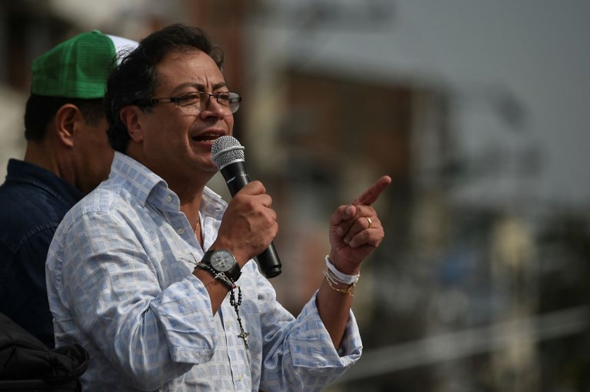 ‘Cuál derrota. Ocho millones de colombianos y colombianas libres en pie’: Petro