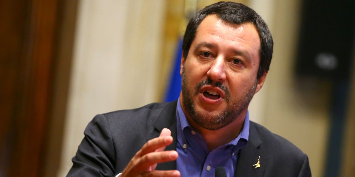 Ministro italiano propuso censar a gitanos en Italia