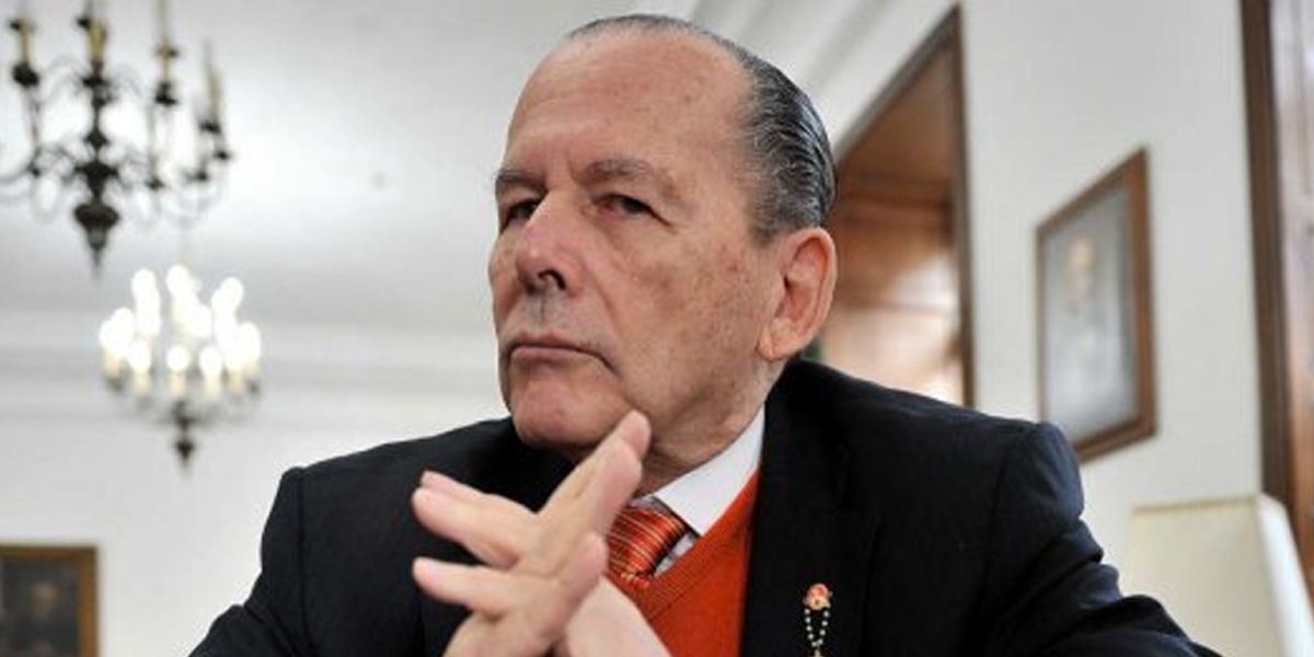 En delicado estado de salud permanece el senador Roberto Gerlein Echeverría