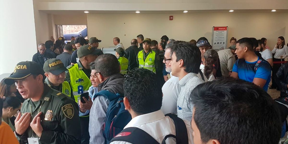 Reprogramación de dos vuelos originó protestas de pasajeros en aeropuerto de Barranquilla