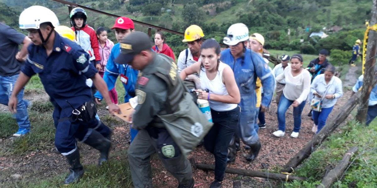Rescatados los dos obreros atrapados en mina de Antioquia