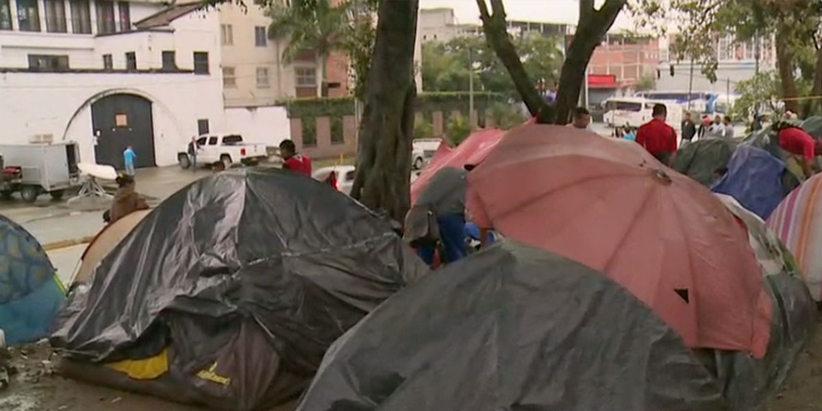 Se levanta campamento de 400 venezolanos en Cali