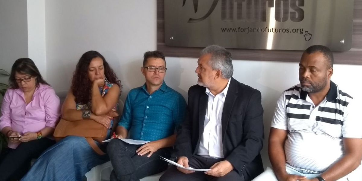 Denuncian plan para atentar contra tres líderes sociales en Antioquia