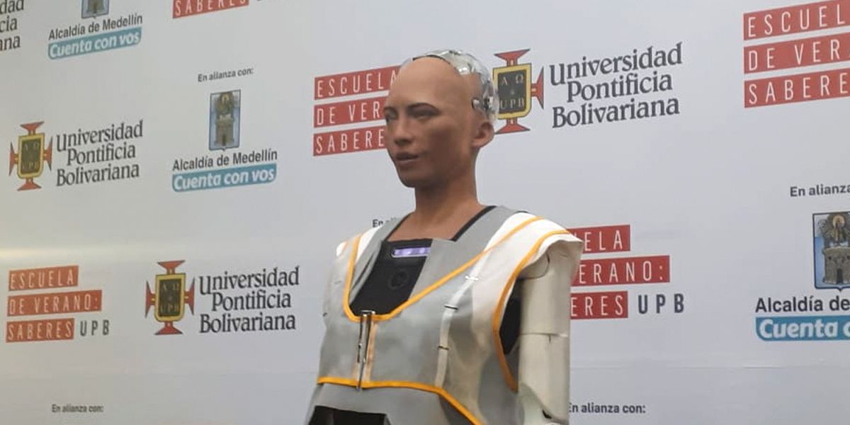 El robot humanoide Sophia ya está en Medellín