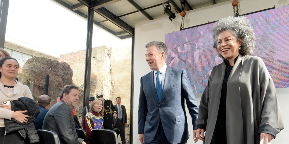 Presidente Santos visita ‘Fragmentos’, obra creada con armas de las Farc
