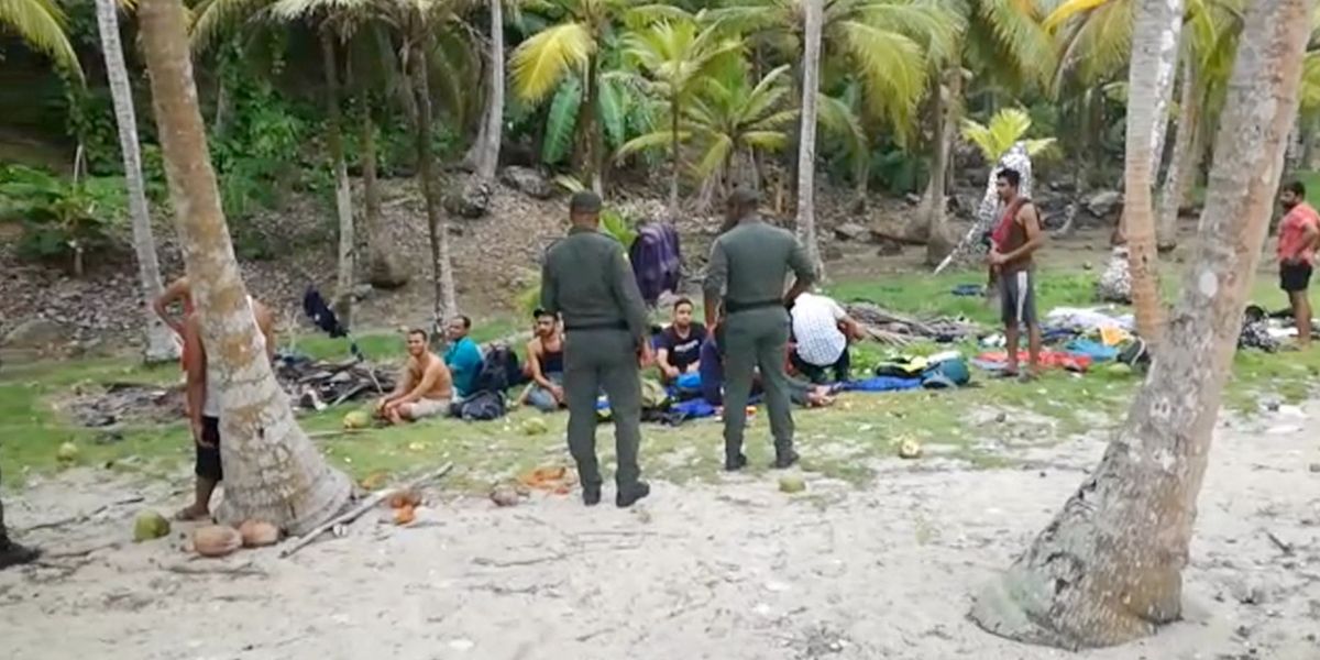 62 inmigrantes fueron lanzados al mar en la frontera con Panamá; uno murió