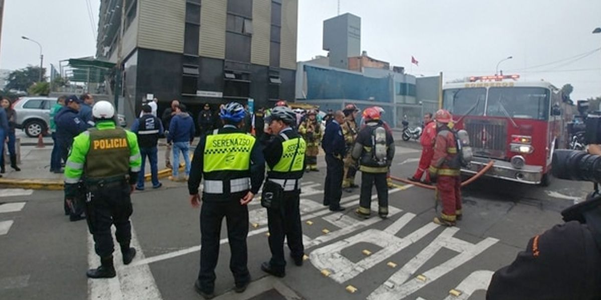 18 personas heridas tras explosiones en clínica de Lima