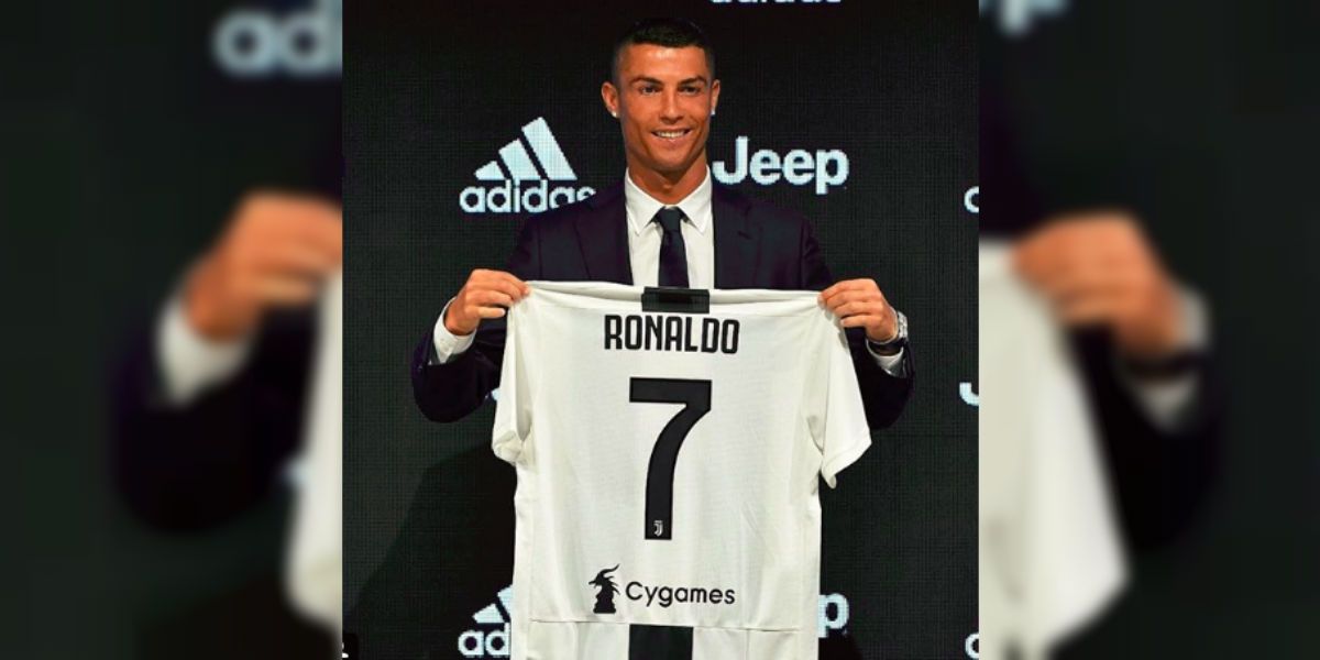 Aficionados italianos crean papel higiénico con la imagen de Cristiano Ronaldo