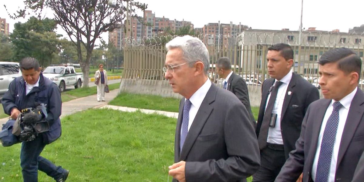 Citan a conciliación a Álvaro Uribe Vélez por presunta injuria y calumnia