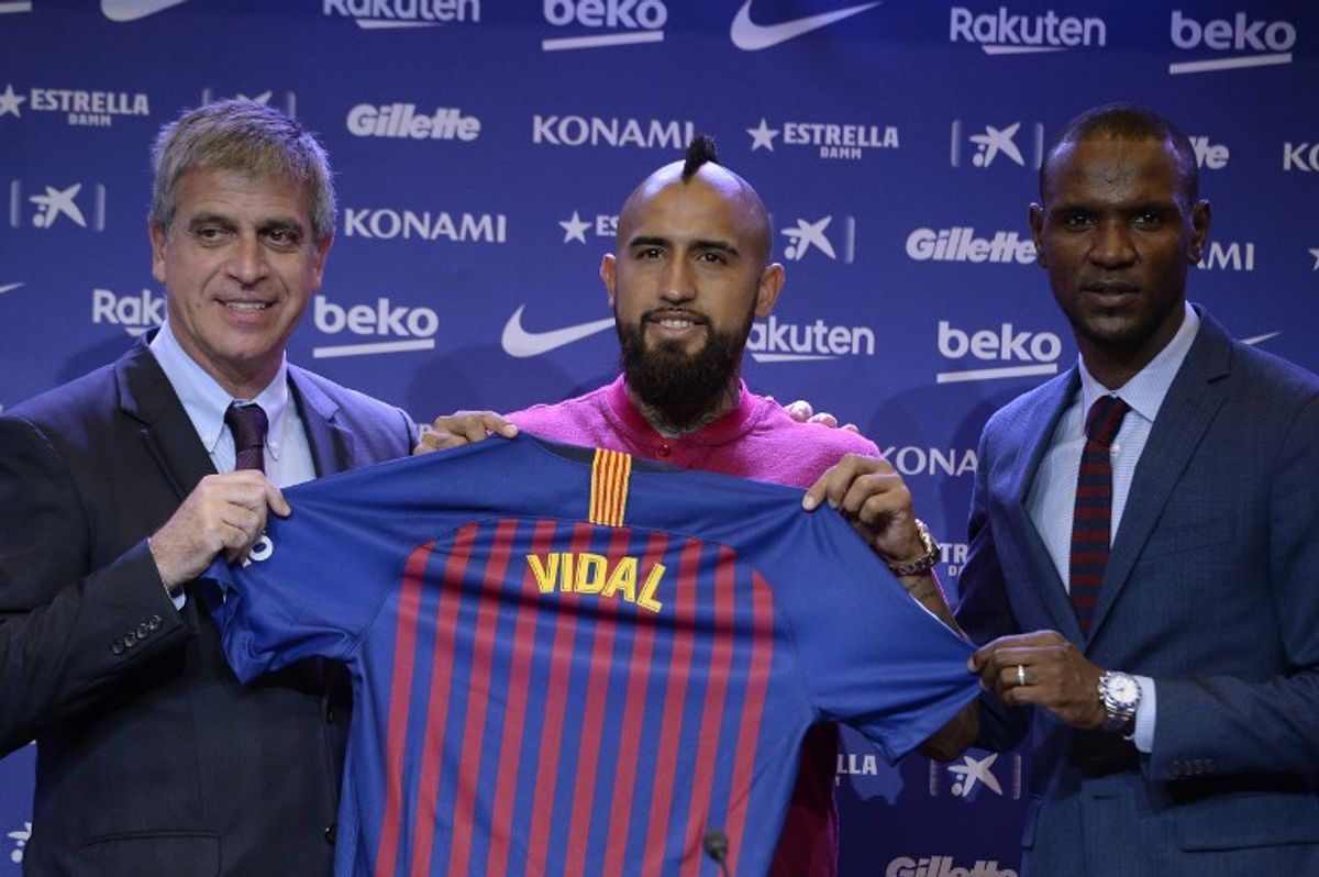Arturo Vidal firma como nuevo jugador del Barcelona y este será su salario