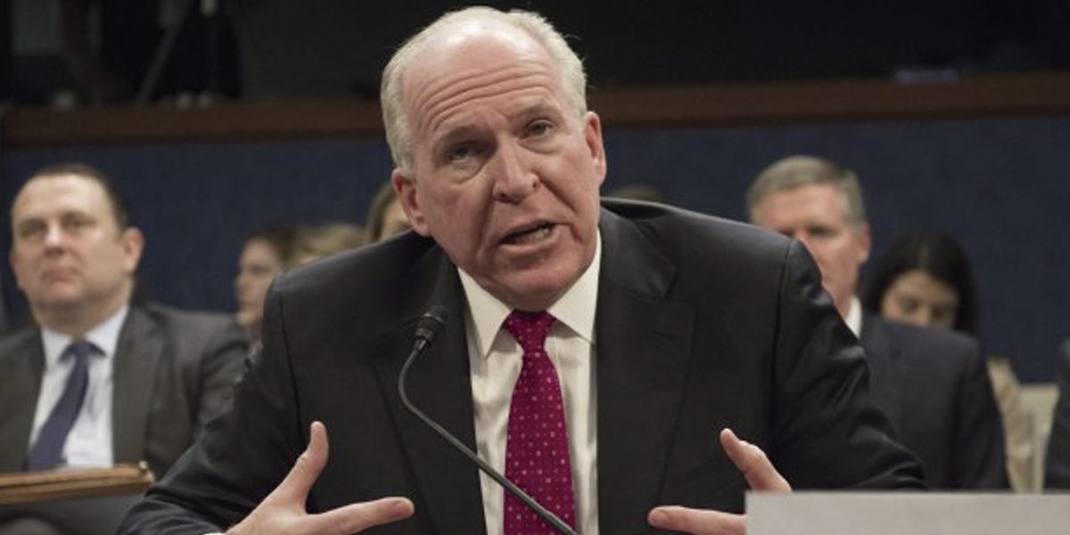 Exdirector de la CIA afirma que Trump trabajó con Rusia para elecciones