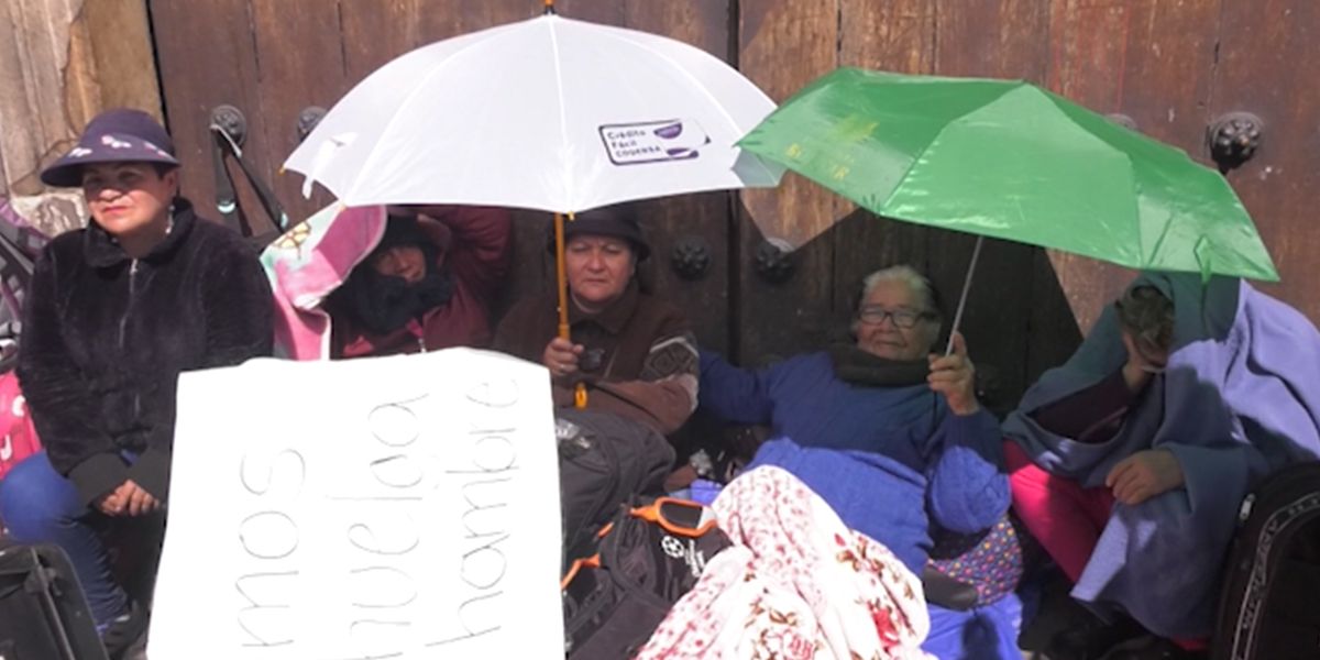 Madres comunitarias reclaman su pensión con huelga de hambre