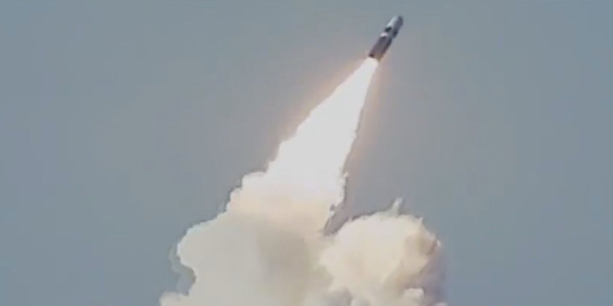 Irán desafía a EUA con un nuevo misil balístico