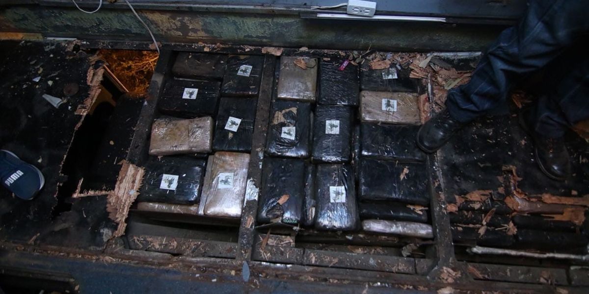 Fiscalía detectó que bus accidentado en Ecuador transportaba 80 kg de cocaína