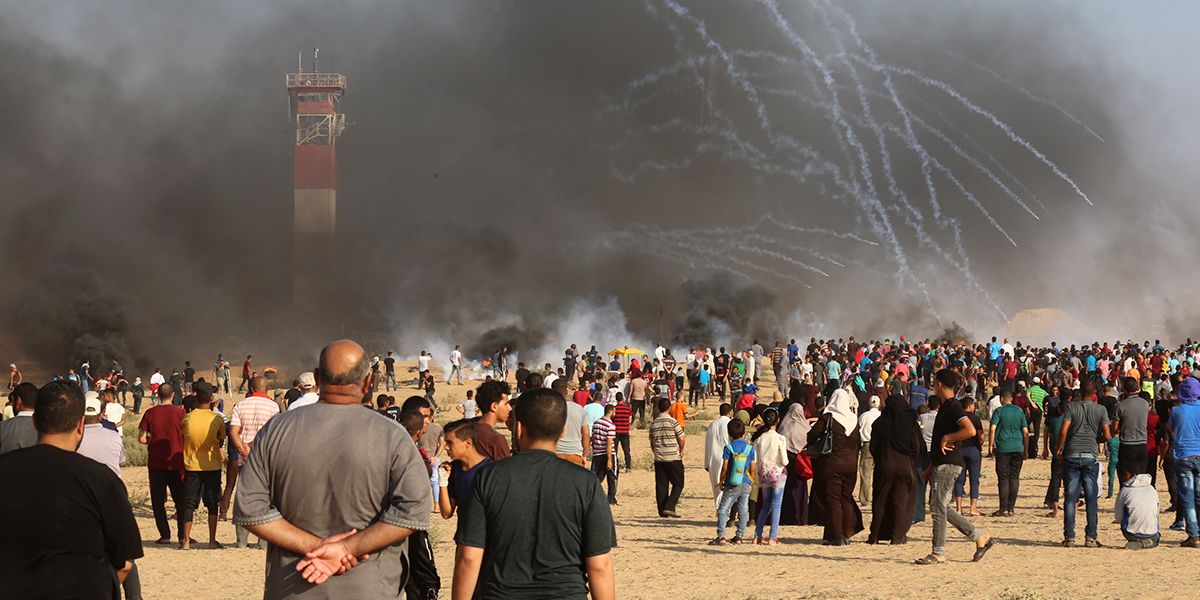 Un muerto y medio centenar de heridos por protestas en la Franja de Gaza