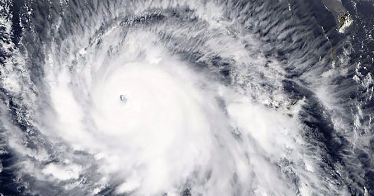 Declaran estado de emergencia en Hawái ante amenaza del huracán Lane