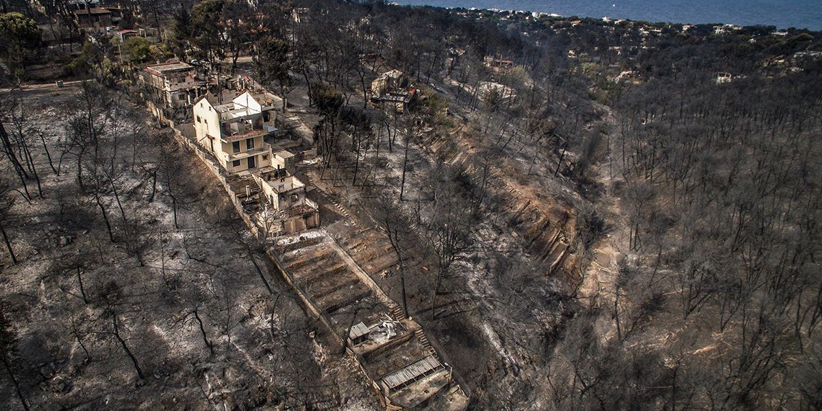 Van 96 muertos por los incendios en Grecia