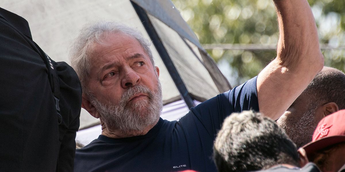 Lula con 39 % de intenciones de voto en presidenciales de Brasil, pese a estar detenido
