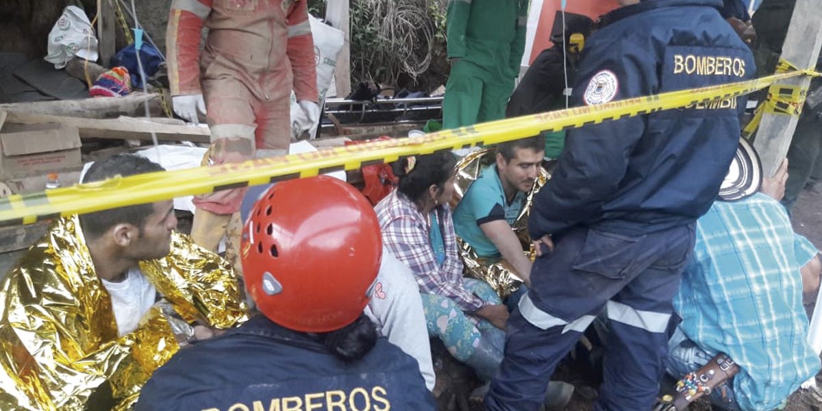 Sanos y salvos rescatan a cuatro personas atrapadas en mina de San Rafael, Antioquia